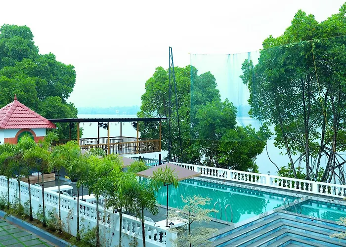 Lake view Resort cherai